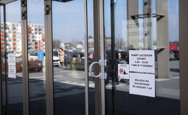 Kiedy rząd przedstawi zasady i terminy szczepień w nowej formule? 