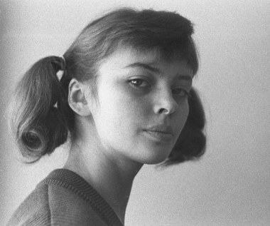 Kiedy w 1959 roku wyjeżdżała z Polski na Zachód, miała 19 lat, za sobą rolę w komedii "Ewa chce spać", w kieszeni umowę z francuskim producentem, a w głowie marzenie o wielkiej karierze.