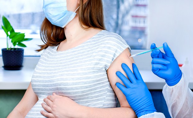 Kiedy w ciąży szczepić się przeciwko Covid-19? Teraz