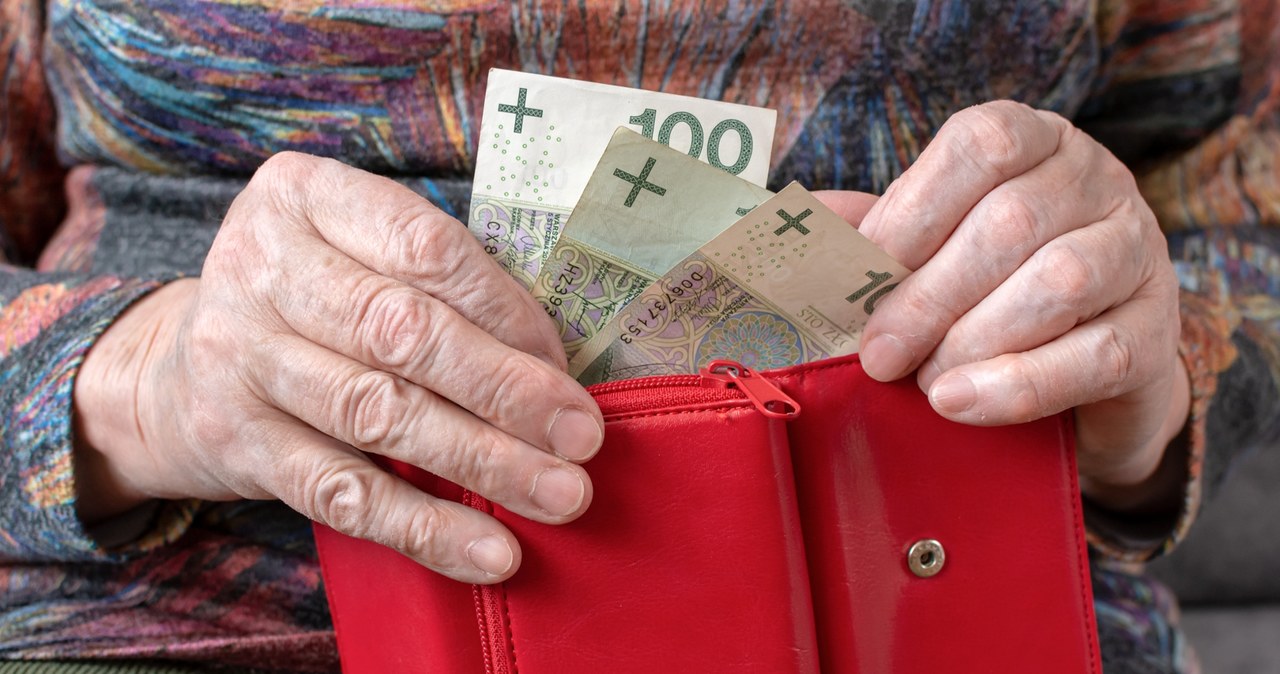 Kiedy wypłata emerytury w sierpniu? Jedna grupa dostanie 2 dni wcześniej. /vivoo /123RF/PICSEL
