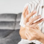 gdy bolą stawy Kiedyś była zmorą królów. Dziś dna moczanowa dotyka coraz więcej osób