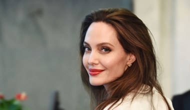 Kiedyś kojarzyła się z babcią, dziś noszą ją gwiazdy. Tę torebkę pokochała Angelina Jolie 