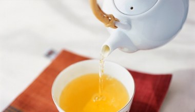 Kiedyś pili ją wyłącznie chińscy cesarzowie. Dba o serce, trawienie, można pić nawet wieczorem
