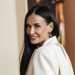 Katarzyna Sokołowska Kiedyś uznawane za synonim kiczu, dziś wracają do łask. Jak nosić podkolanówki jesienią 2026?
