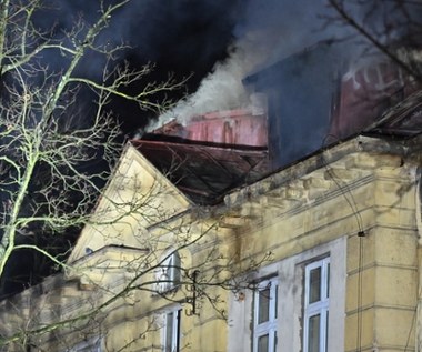 Kielce: Ugaszono pożar dawnego szpitala MSWiA 