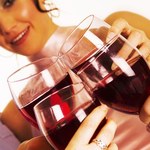 Kieliszek wina, mały drink - dla zdrowia