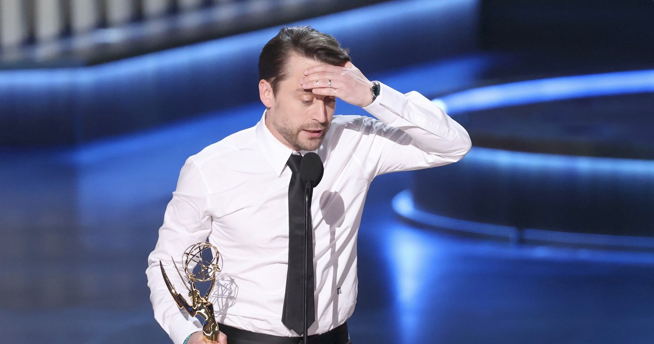 Kieran Culkin z nagrodą Emmy za rolę w "Sukcesji" /Christopher Polk / Contributor /Getty Images