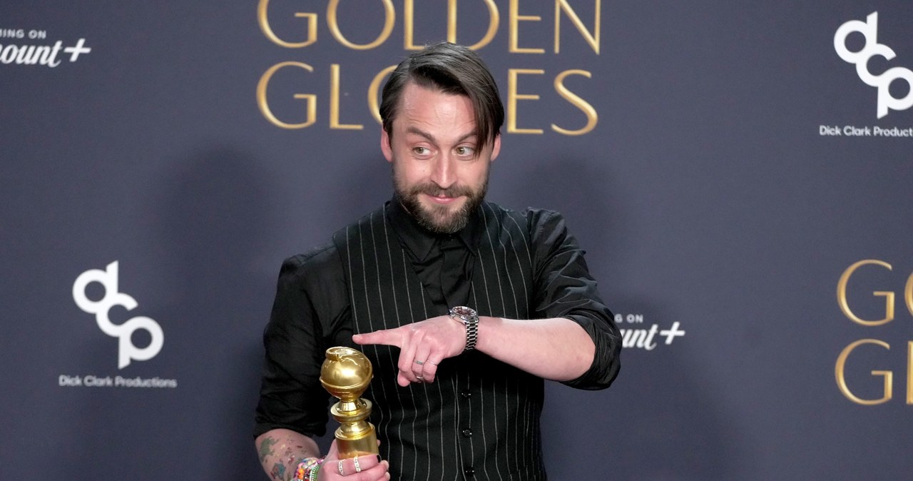 Kieran Culkin ze Złotym Globem za "Prawdziwy ból" / Jeff Kravitz / Contributor /Getty Images