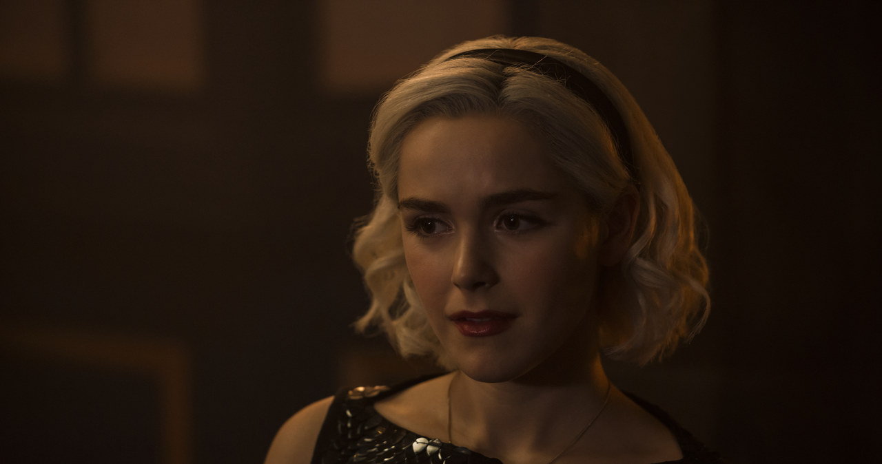 Kiernan Shipka jako Sabrina /Diyah Pera/Netflix /materiały prasowe