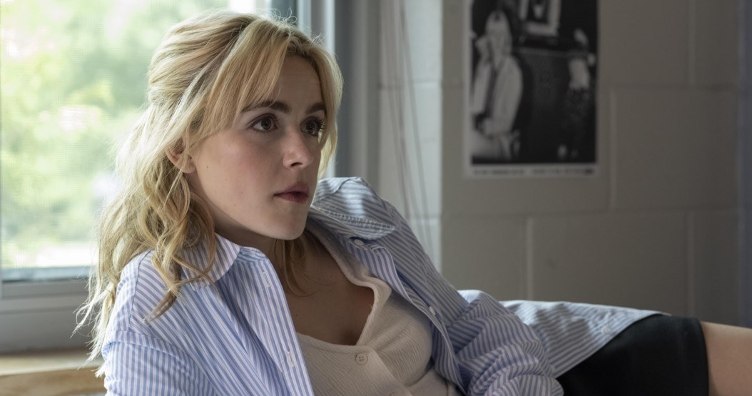 Kiernan Shipka w filmie "Szkolne miłości" /Max /materiały prasowe