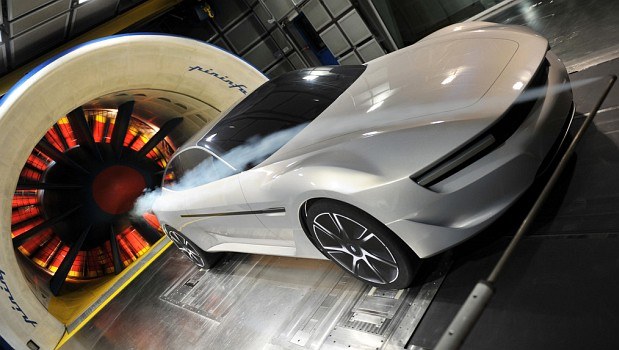 Kierowane przez Pininfarinę studio jako jedno z pierwszych dysponowało tunelem aerodynamicznym (na zdjęciu prototyp Cambiano z 2012 r.). /Motor