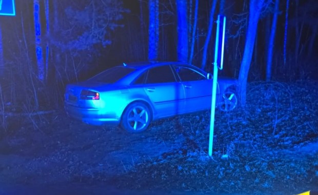 Kierowca audi chciał przejechać policjanta. Pościg, potem ucieczka pieszo
