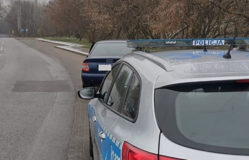 Kierowca Audi miał więcej problemów niż przekroczenie prędkości. /KPP Puławy /Policja