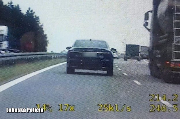 Kierowca audi miejscami jechał nawet 250 km/h /lubuska.policja.gov.pl /Policja