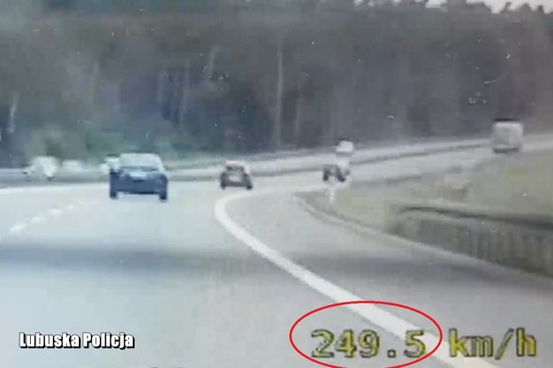 Kierowca audi miejscami jechał nawet 250 km/h /lubuska.policja.gov.pl /Policja