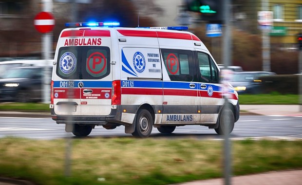 Kierowca audi potrącił na pasach matkę z dzieckiem i uciekł