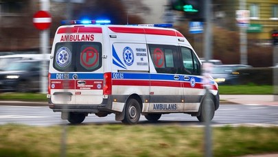 Kierowca audi potrącił na pasach matkę z dzieckiem i uciekł