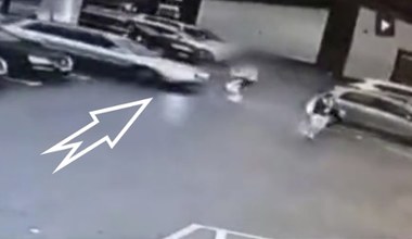 Kierowca Audi potrącił nastolatkę i przygniótł 5-latkę do ściany. Nagranie
