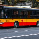 Kierowca autobusu uznał, że ma pierwszeństwo. Kodeks mówi inaczej