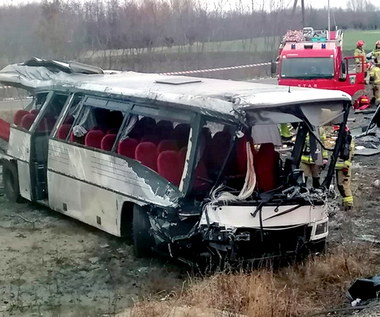 Kierowca autobusu zginął w zderzeniu z pociągiem