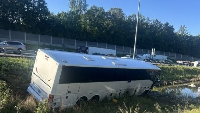 ​Kierowca autokaru nie zwolnił i uderzył w 6 aut. Wiele ofiar wypadku w USA