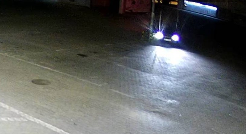 Kierowca BMW kręcił „bączki" na parkingu. Uderzył w słup /Policja