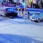 potrącenie na pasach Kierowca BMW potrącił 10-latka na pasach i uciekł. Policja publikuje nagranie