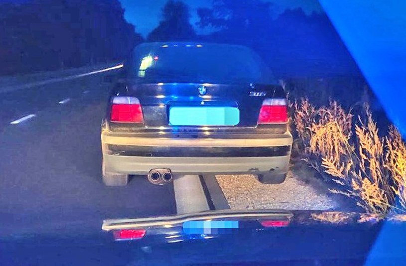 Kierowca BMW serii 3 compact został przyłapany na driftowaniu /Policja