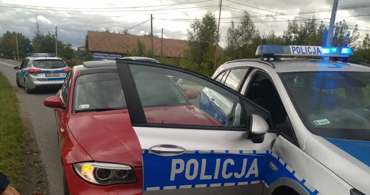 Kierowca BMW zapłaci 8200 zł mandatu. Dostał też 55 punktów karnych /Policja