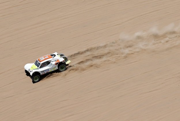 Kierowca brał udział w rajdzie Dakar /Felipe Trueba /PAP/EPA
