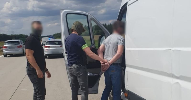 Kierowca był całkowicie zaskoczony zatrzymaniem przez Policję /dolnoslaska.policja.gov.pl /Policja