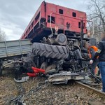 Kierowca ciągnika zginął po zderzeniu z pociągiem w Rybniku