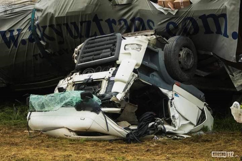Kierowca ciężarówki zginął na miejscu /  Fot: Facebook / Straż pożarna /