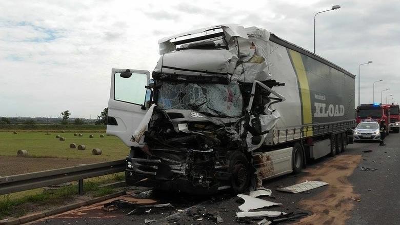 Kierowca ciężarówki zginął na miejscu / Fot: poscigi.pl /Informacja prasowa