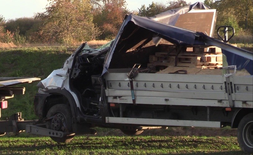 Kierowca ciężarówki zginął na miejscu /Polsat News