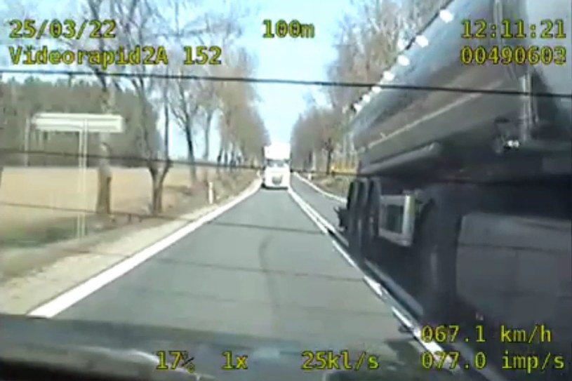 Kierowca cysterny dostał 6000 zł mandatu, bo wyprzedził nieoznakowany radiowóz grupy "Speed" /Policja /Informacja prasowa