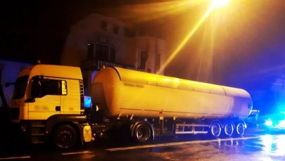 Kierowca cysterny z promilami. Nie mógł ustać na nogach 