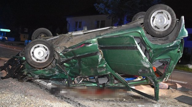 Kierowca daewoo i jego pasażerka w ciężkim stanie trafili do szpitala /Lubelska Policja /Policja