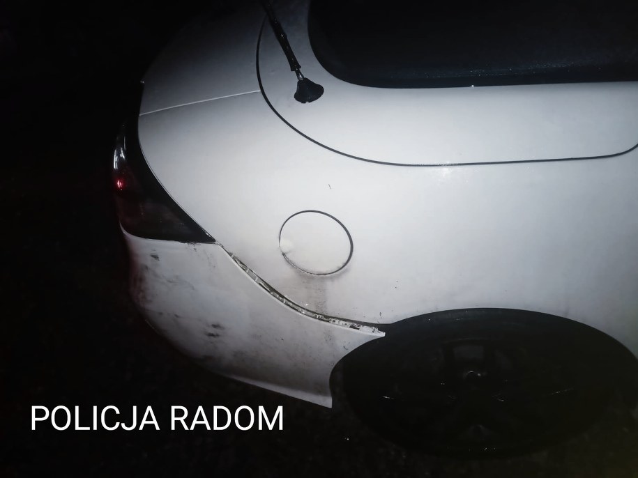 Kierowca jadąc krajową "12" spowodował 5 zdarzeń drogowych /KMP Radom /