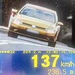 Kierowca jechał o 87 km/h za szybko, ale to nie największa głupota jaką zrobił