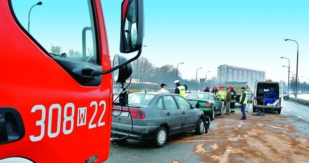 Kierowca, który celowo ucieknie z miejsca kolizji, traci ochronę polisy OC. /Motor