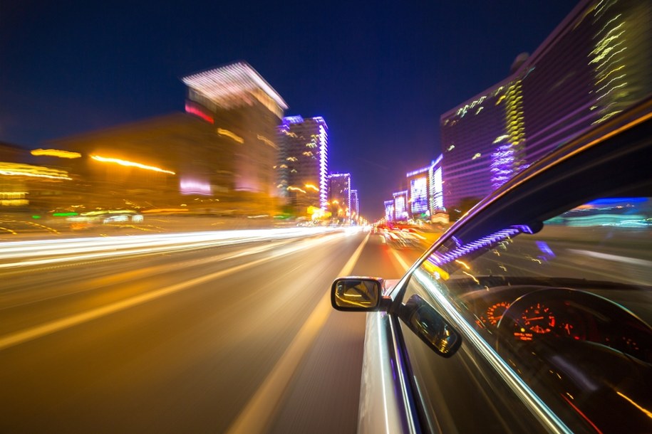 Kierowca, który miał jechać ponad 300 km/h usłyszał zarzuty (Zdjęcie ilustracyjne) /Shutterstock