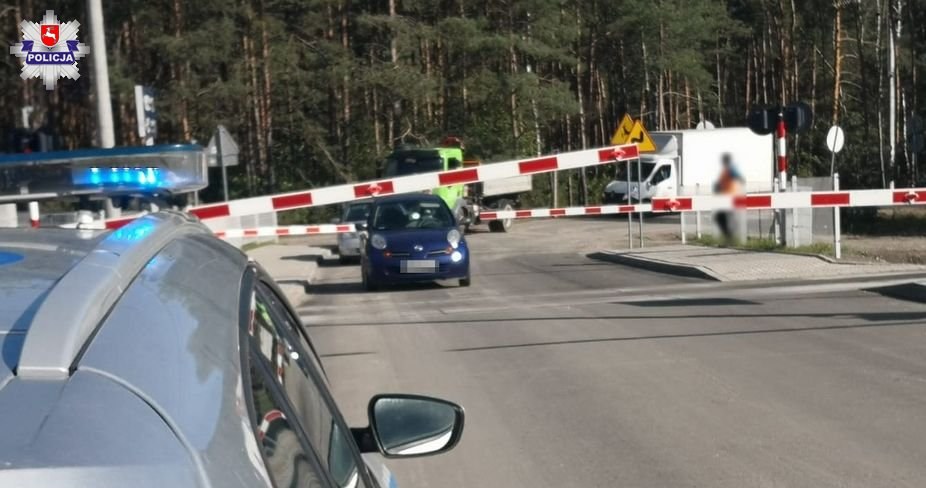 Kierowca, który ugrzązł na torach nie stracił zimnej krwi /Informacja prasowa