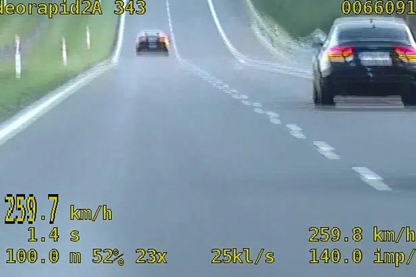 Kierowca Lamborghini rozpędził swoje auto na S7 do prawie 260 km/h /Policja