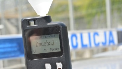 Kierowca miał prawie 4 promile alkoholu. Obok pijany pasażer