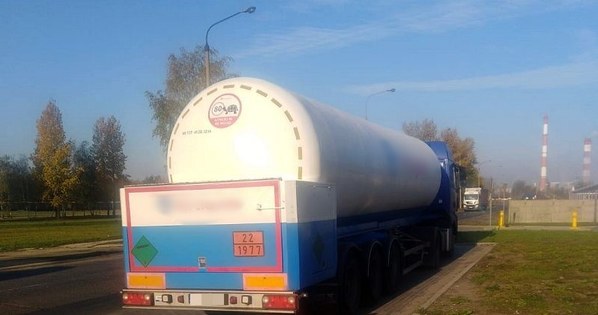 Kierowca miał transportować ciekły azot /Informacja prasowa