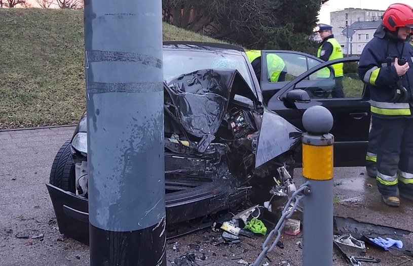 Kierowca miał więcej szczęścia niż rozumu... /Policja