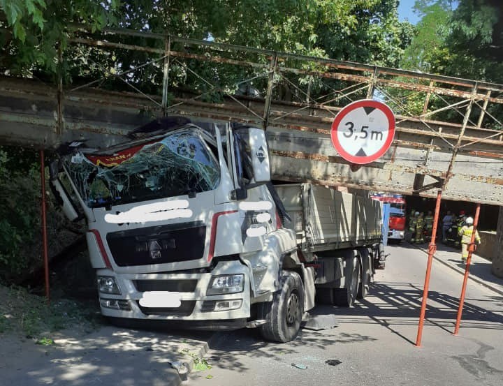 Kierowca nie zachował należytej ostrożności (Źródło: Komenda Powiatowa Policji w Międzychodzie) /Policja