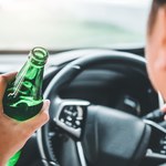 Kierowca pił alkohol w trakcie jazdy. Szokująca sytuacja na A2