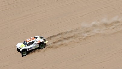 Kierowca rajdowy zaginął na pustyni. Ratunek przyszedł za późno